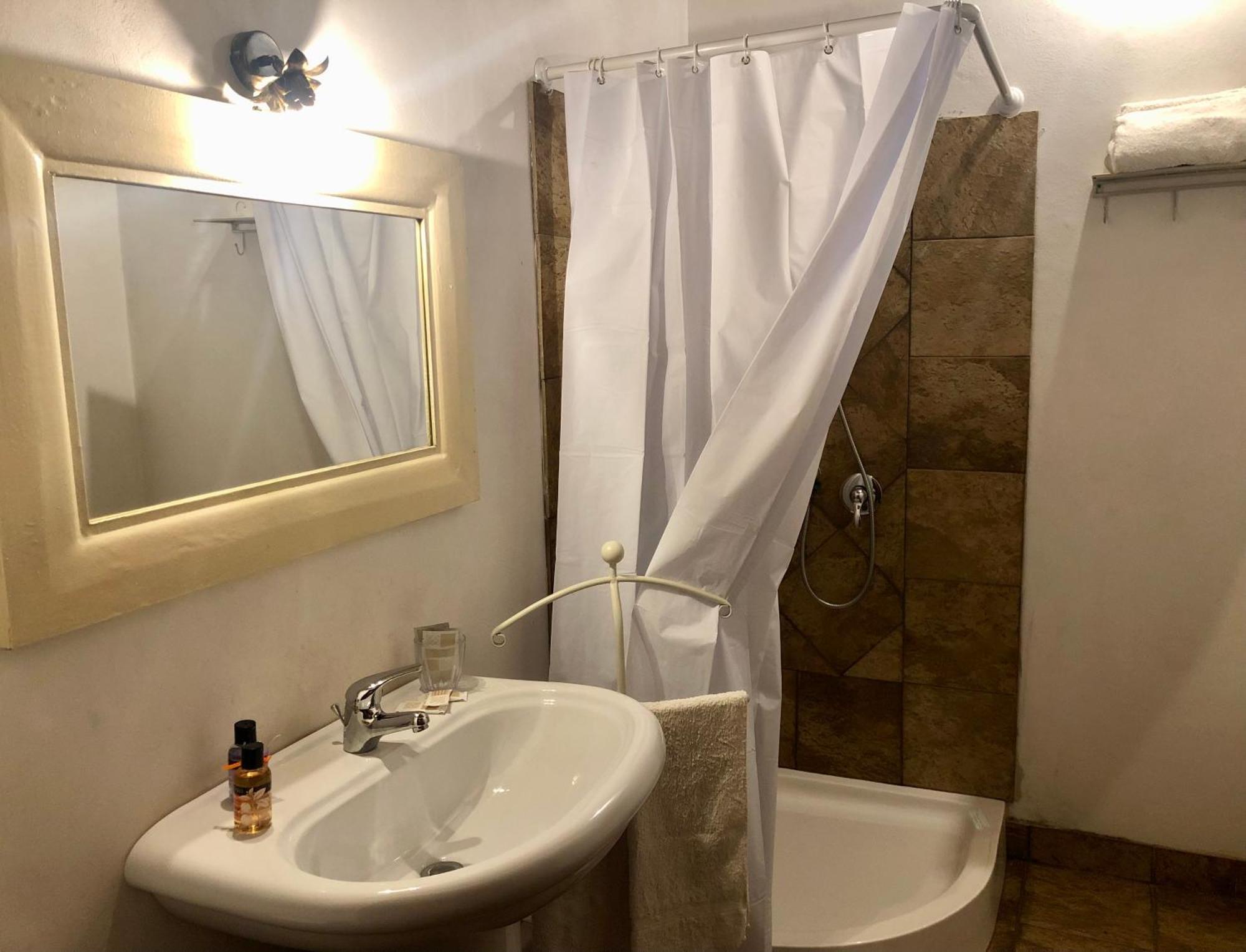 Casale Fedele Family Relax B&B Vicino Al Borgo Ronciglione  Værelse billede