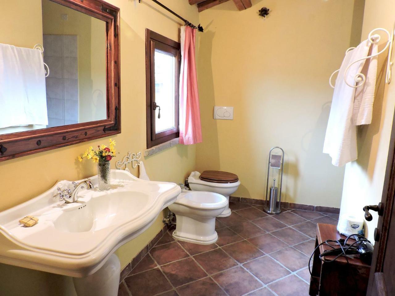 Casale Fedele Family Relax B&B Vicino Al Borgo Ronciglione  Eksteriør billede
